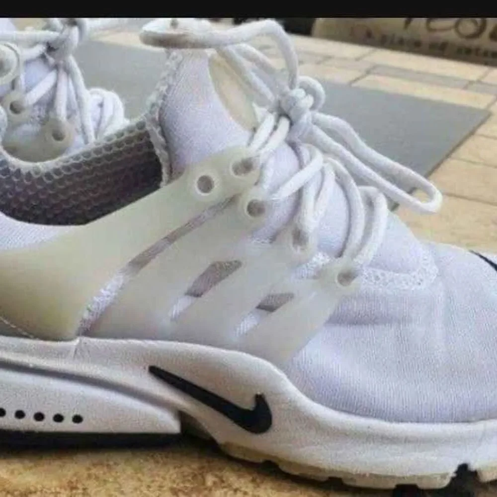 The Nike Air Presto  White with Black Accesnts Shoes - Women's Size 6